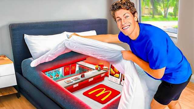 Kids Video: I secretly built a McDonald's in my room img